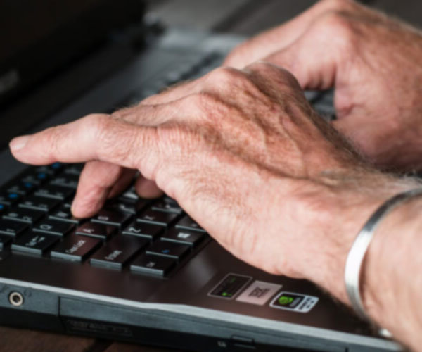 Technikbetreuung für Senioren - Laptop und Handy